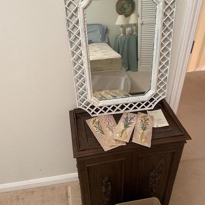 Sale Photo Thumbnail #501: Faux wood hmapler, trash can, whdite mirror, flower wall décor