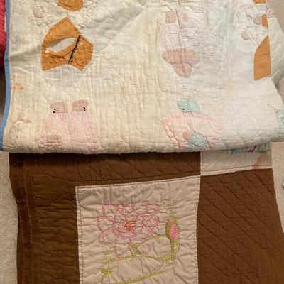 Sale Photo Thumbnail #509: 1 Quilt stand, 6 quilts (asst. sizes)