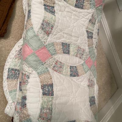 Sale Photo Thumbnail #508: 1 Quilt stand, 6 quilts (asst. sizes)