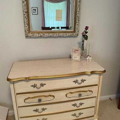 Sale Photo Thumbnail #549: Frenchj provincial dreser, mirror and misc 