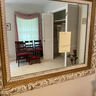 Sale Photo Thumbnail #550: Frenchj provincial dreser, mirror and misc 