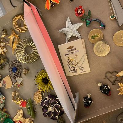 Sale Photo Thumbnail #619: 2 boxes of asst. pins