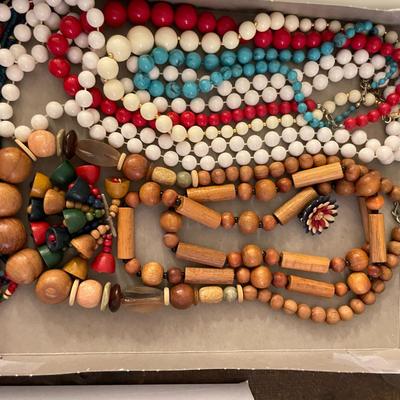 Sale Photo Thumbnail #625: 3 trays of costume jewelry