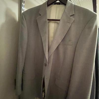 Sale Photo Thumbnail #676: 8 Men's Blazers (some marked 46R)