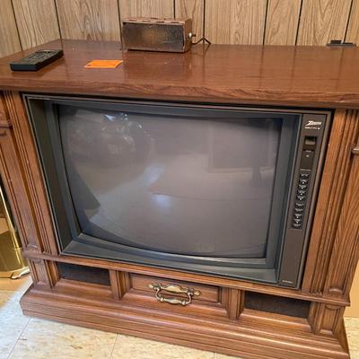 Sale Photo Thumbnail #721: Zenith Sentry 2 Retro TV Console includes remote, detachable light - TV does not turn on