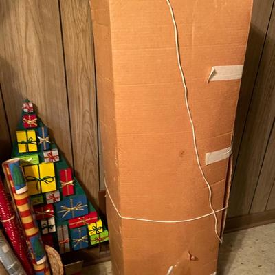 Sale Photo Thumbnail #770: Various Christmas Décor includes approx. 470 items