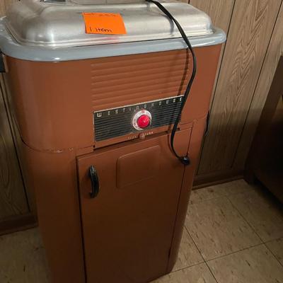 Sale Photo Thumbnail #774: Westinghouse Free Standing Broiler works and includes power cord
