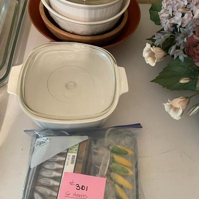 Sale Photo Thumbnail #911: Asst. Casserole Dishes, Bowls and Corner pics - 6 items