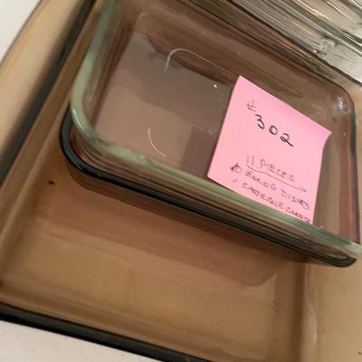 Sale Photo Thumbnail #916: 11 pieces of Pyrex glass bakeware