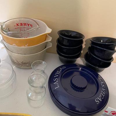 Sale Photo Thumbnail #918: Marble Rolling pin with 32 pieces of bakeware and containers