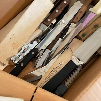 Sale Photo Thumbnail #921: 37 items - asst knives and cutting instruments