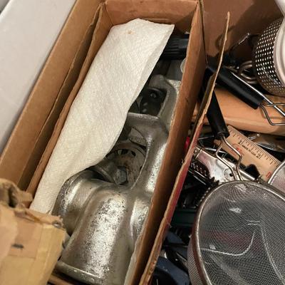 Sale Photo Thumbnail #924: Asst Vintage items - 45 items