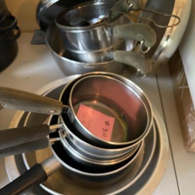 Sale Photo Thumbnail #934: Asst. Pots and Pans - 10 pieces