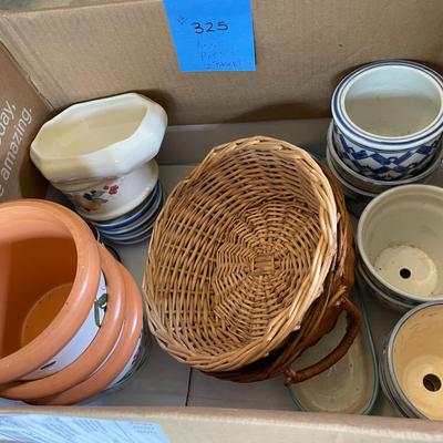 Sale Photo Thumbnail #974: Asst. baskets and flower pots