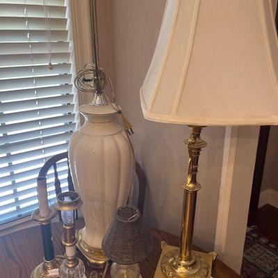 Sale Photo Thumbnail #220: Brass lamps 5 total

Lamps only