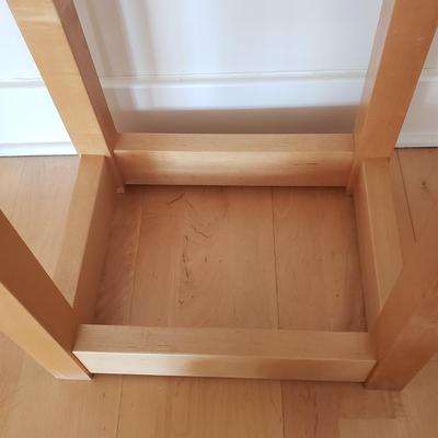 Blonde Wooden Display Table (E-KD)