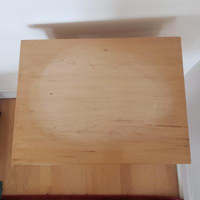 Blonde Wooden Display Table (E-KD)
