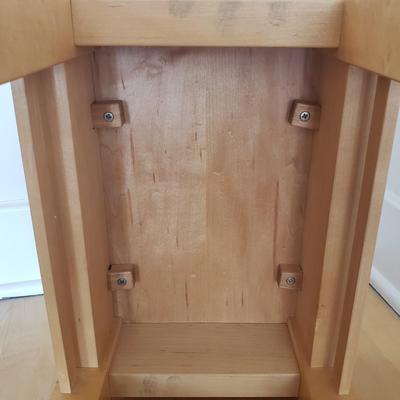 Blonde Wooden Display Table (E-KD)