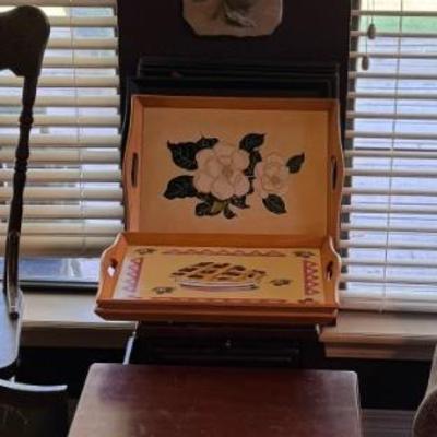 Sale Photo Thumbnail #259: End table
Multiple trays
Wall decor 

** end table trays sitting on NOT included! Only end table included the the one in front with the white tray leaning against the legs**