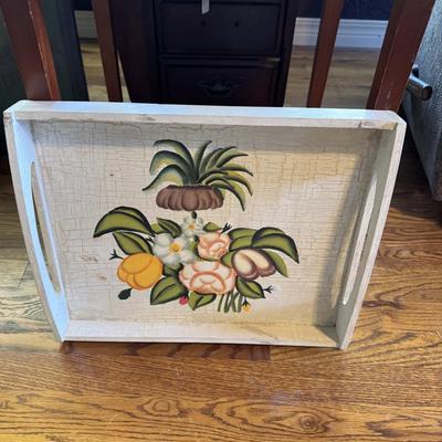 Sale Photo Thumbnail #260: End table
Multiple trays
Wall decor 

** end table trays sitting on NOT included! Only end table included the the one in front with the white tray leaning against the legs**