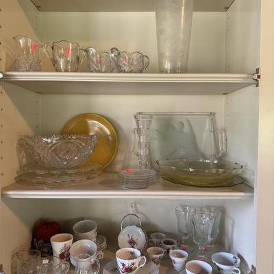 Sale Photo Thumbnail #280: Tea cups
Vase
Cups