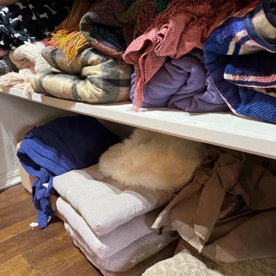 Sale Photo Thumbnail #310: Blankets, Throws, cushions and pillows
