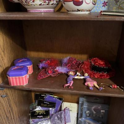 Sale Photo Thumbnail #327: Red hats
Hat box
Decor
Dress
Scarves

Hutch not included