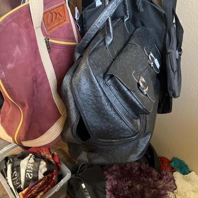 Sale Photo Thumbnail #337: Bags, Purses scarves boots

Rack not included