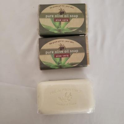 NIB Soaps and Candles (P-KD)
