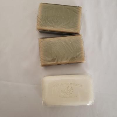 NIB Soaps and Candles (P-KD)