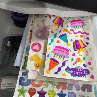 Sale Photo Thumbnail #418: Scrapbooks
Hole punches
Stickers
Scrapbook case

Table not included