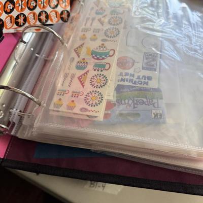 Sale Photo Thumbnail #415: Scrapbooks
Hole punches
Stickers
Scrapbook case

Table not included