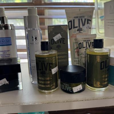 Sale Photo Thumbnail #446: Lotions
Foot products

Table & shelves not included
