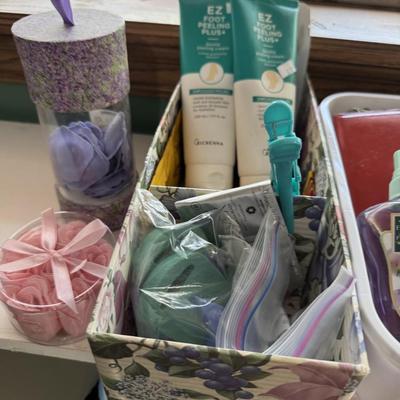 Sale Photo Thumbnail #444: Lotions
Foot products

Table & shelves not included