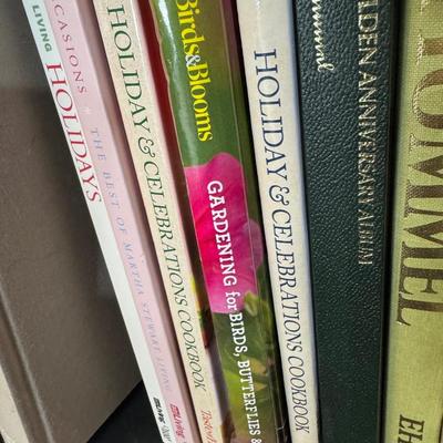 Sale Photo Thumbnail #466: Gardening
Martha Stewart living
Decor books