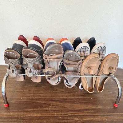 Lot 3 Shoe rack full