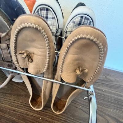 Lot 3 Shoe rack full