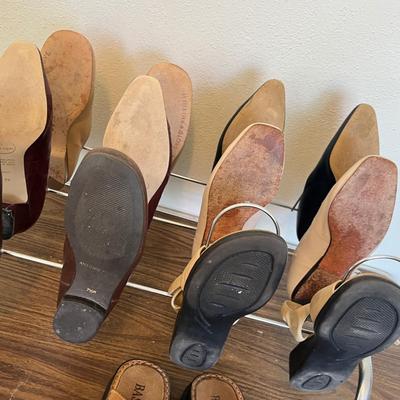Lot 4 Shoe rack of fancy shoes