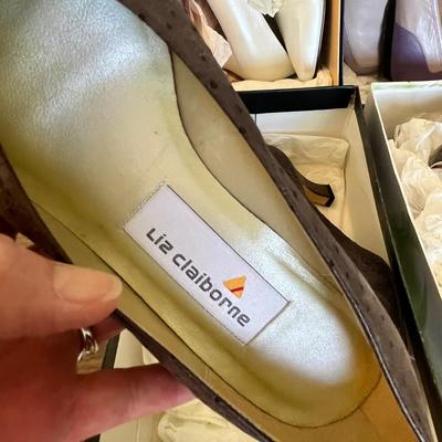 Lot 5 Vintage boxed shoes