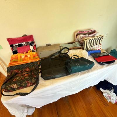 Lot 9 Asst'd purses/ bags