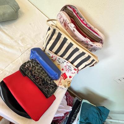 Lot 9 Asst'd purses/ bags