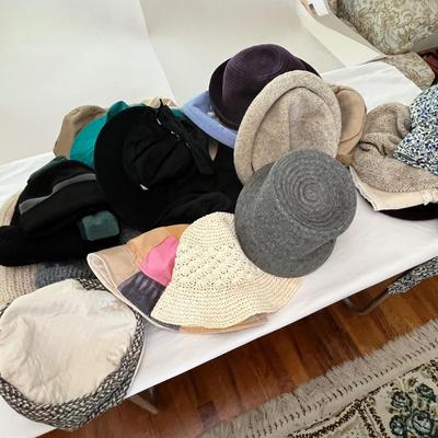 Lot 313 Ladies winter hats