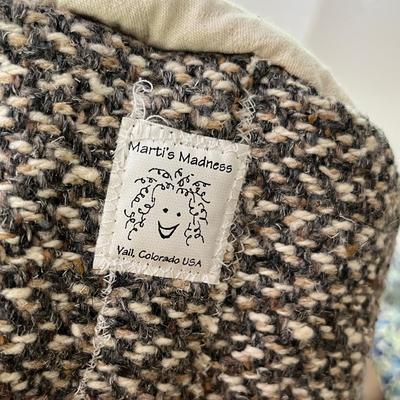 Lot 313 Ladies winter hats