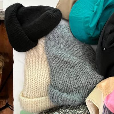 Lot 313 Ladies winter hats