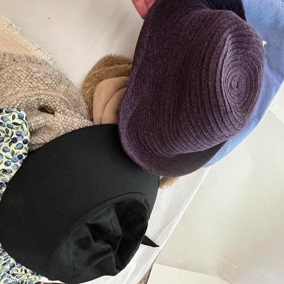 Lot 313 Ladies winter hats