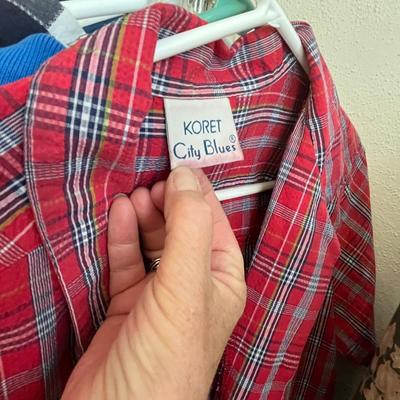 Lot 14 Clothes rack & ladies clothing