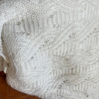 Lot 17 Assorted scarves