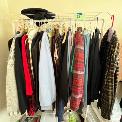 Lot 18 Clothes rack w/ clothing