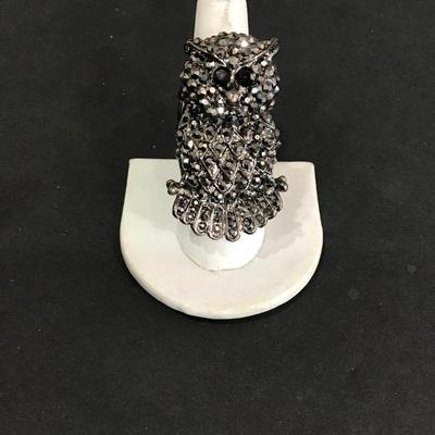 Gunmetal color stretch owl ring