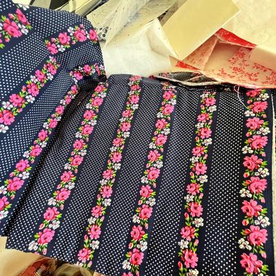 Lot 25 Material & other